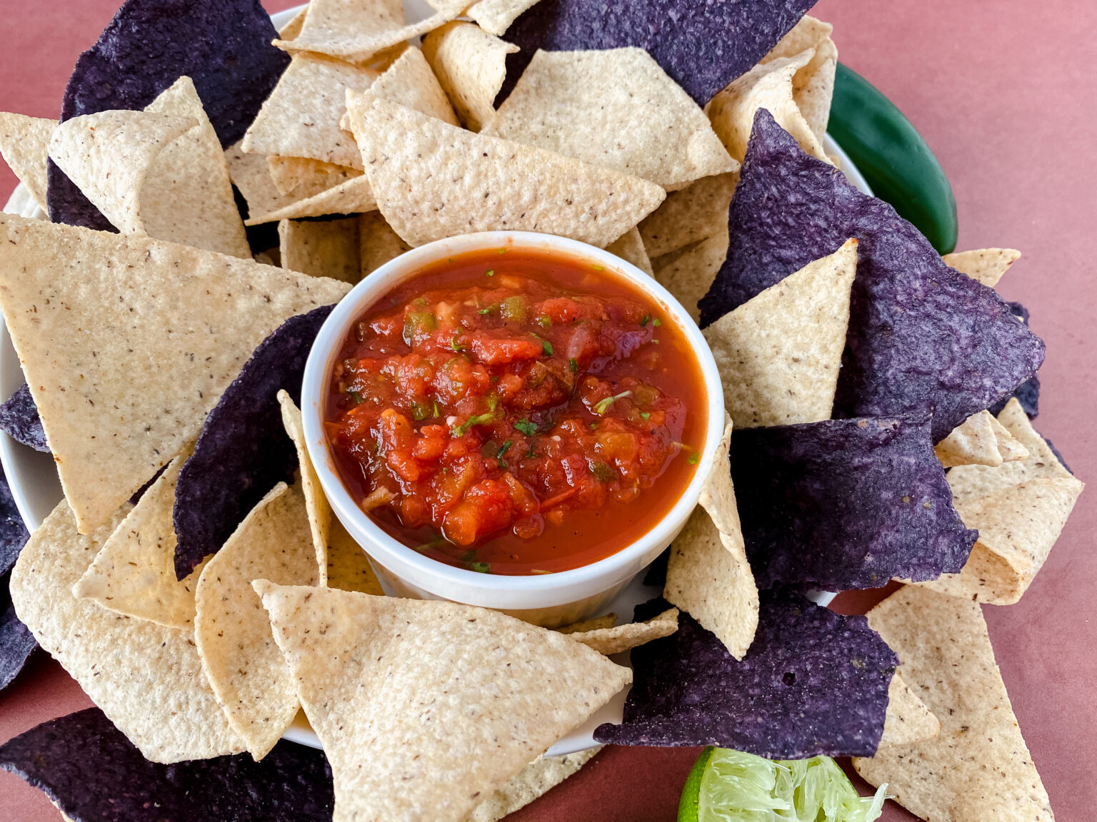 How to Make the Best Homemade Salsa Recipe for Taco Tuesday!