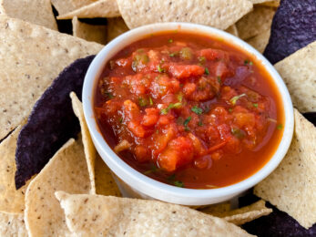 How to Make the Best Homemade Salsa Recipe for Taco Tuesday!